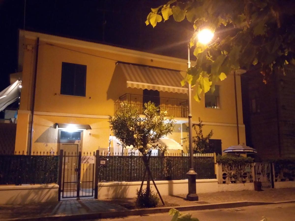 לינה וארוחת בוקר סילבי מרינה Silvi D'Amare מראה חיצוני תמונה